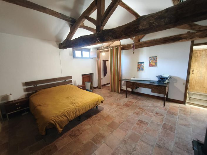 Image No.16-6 Bed House for sale