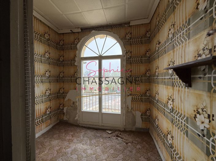 Image No.10-3 Bed House for sale