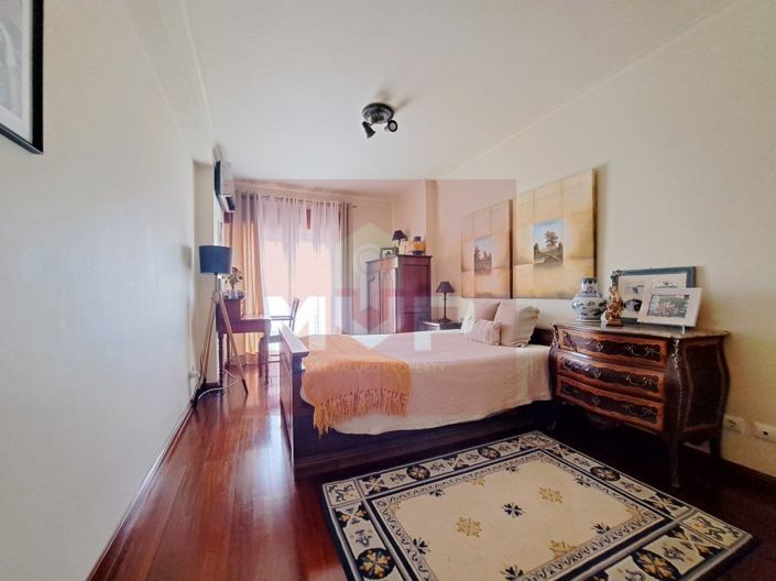 Image No.10-4 Bed Apartment for sale