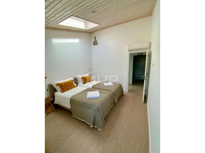 Image No.6-15 Bed House for sale