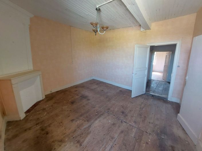 Image No.11-2 Bed Property for sale