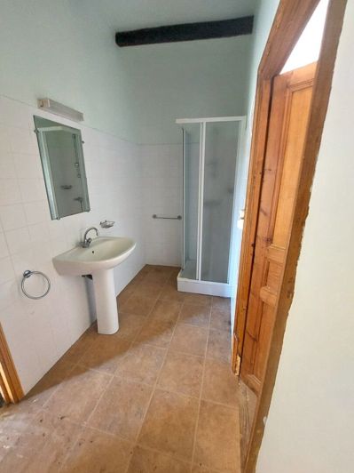 Image No.12-2 Bed Property for sale