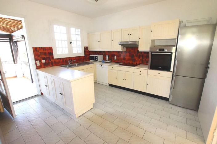 Image No.6-4 Bed House for sale