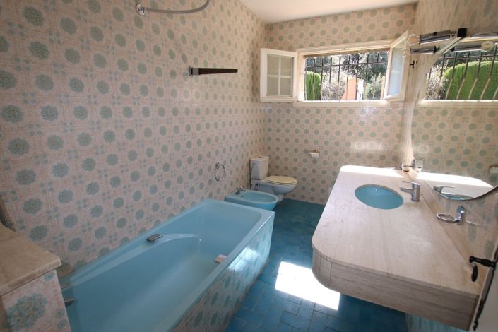 Image No.9-4 Bed House for sale