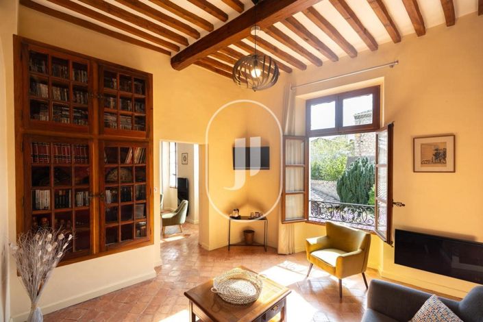Image No.11-7 Bed House for sale
