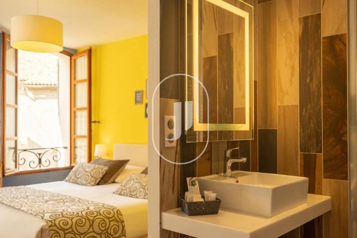 Image No.15-7 Bed House for sale