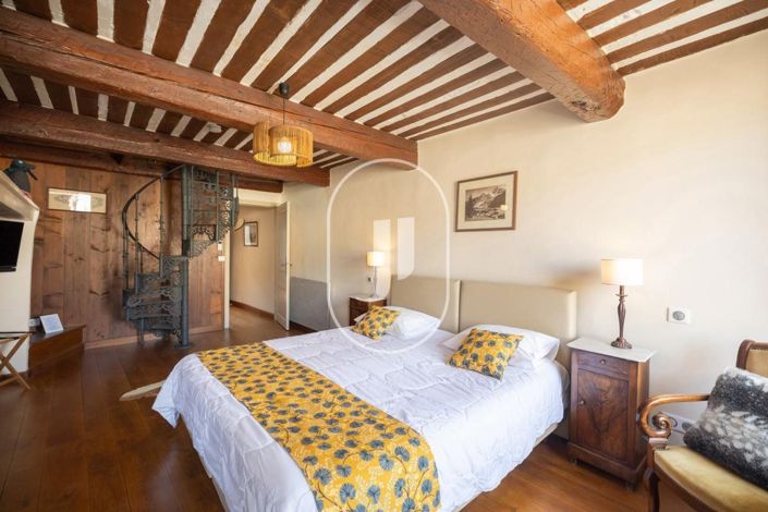 Image No.17-7 Bed House for sale