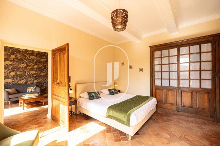 Image No.18-7 Bed House for sale