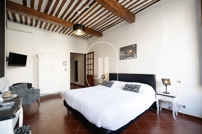 Image No.19-7 Bed House for sale