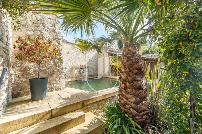 Image No.6-7 Bed House for sale