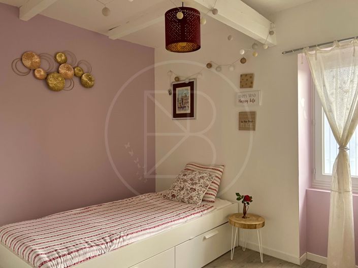 Image No.11-3 Bed House for sale