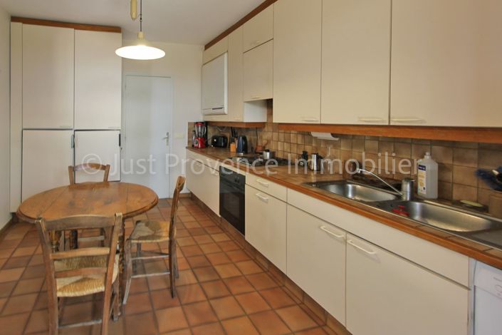 Image No.8-3 Bed House for sale