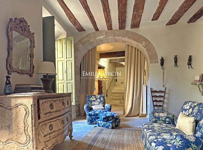 Image No.11-8 Bed Property for sale