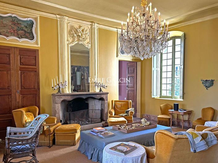 Image No.4-8 Bed Property for sale