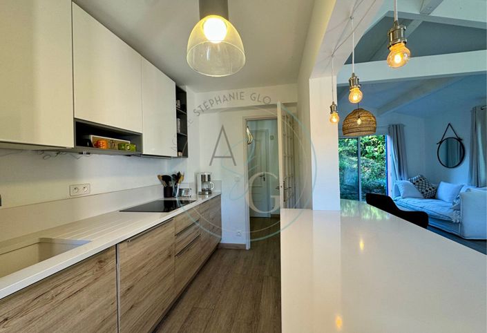 Image No.9-4 Bed House for sale