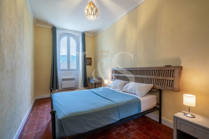 Image No.8-7 Bed House for sale