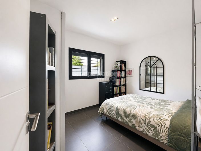 Image No.12-3 Bed House for sale