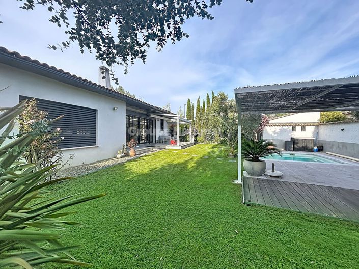 Image No.17-3 Bed House for sale