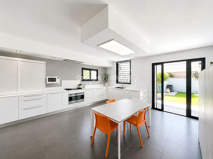 Image No.3-3 Bed House for sale