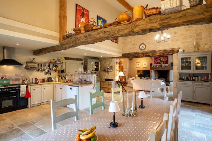 Image No.7-5 Bed House for sale