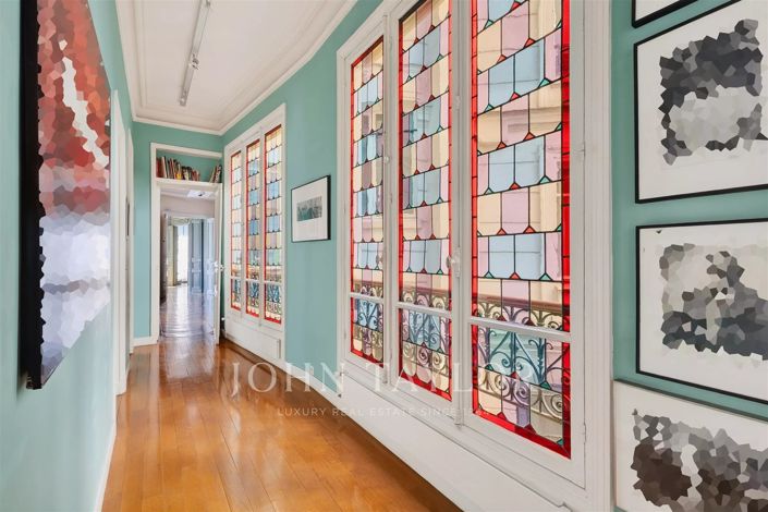 Image No.12-6 Bed Apartment for sale
