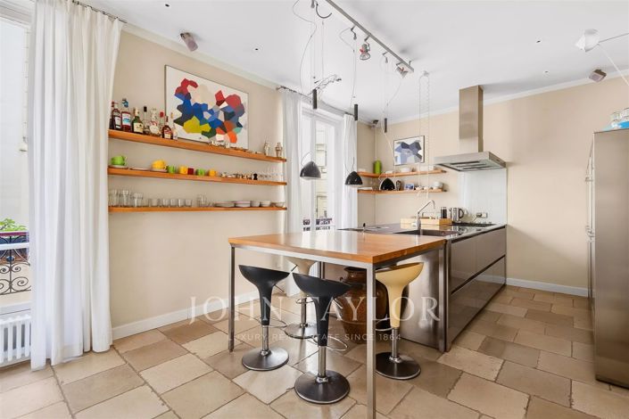 Image No.13-6 Bed Apartment for sale