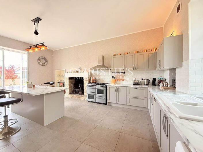 Image No.15-6 Bed House for sale