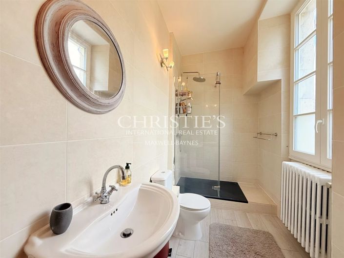 Image No.20-6 Bed House for sale
