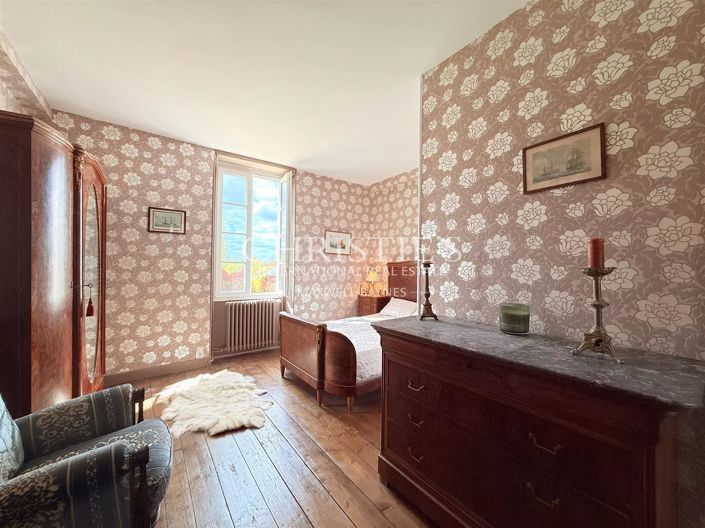 Image No.22-6 Bed House for sale