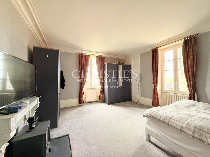 Image No.25-6 Bed House for sale