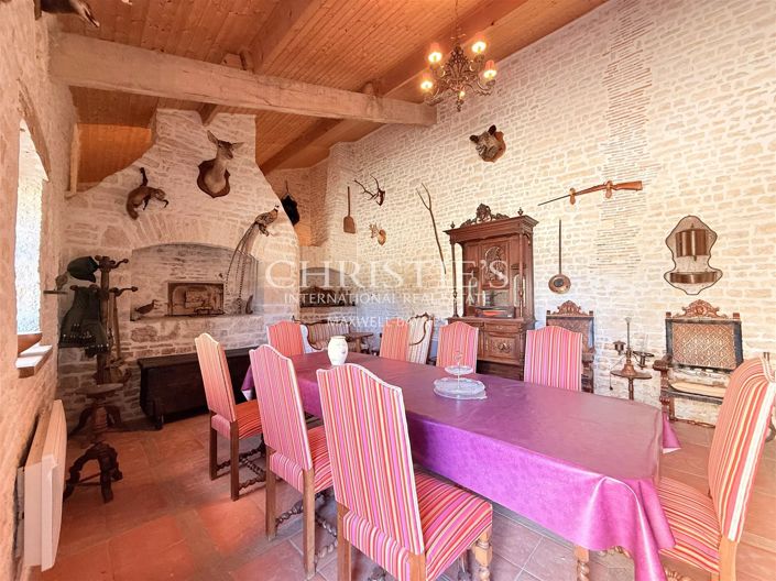 Image No.28-6 Bed House for sale