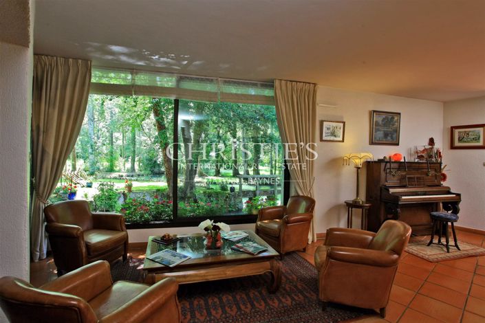 Image No.6-14 Bed House for sale