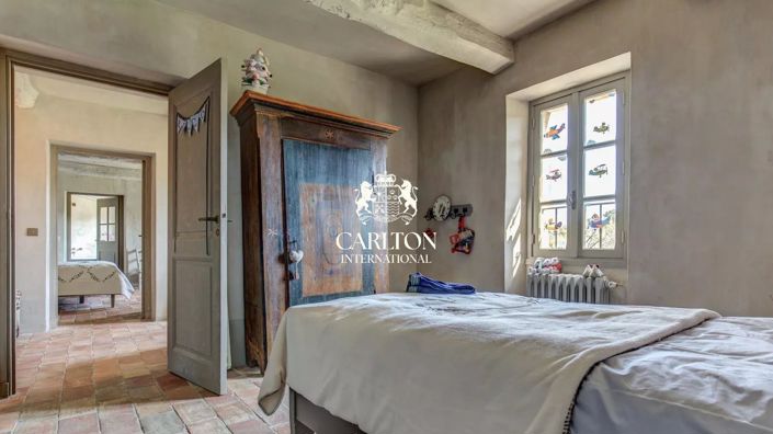 Image No.15-6 Bed House for sale