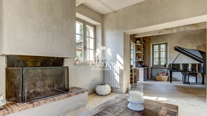 Image No.6-6 Bed House for sale