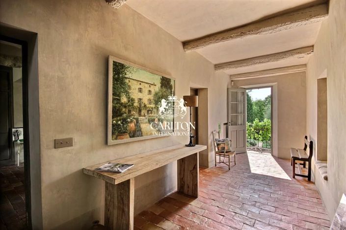 Image No.8-6 Bed House for sale