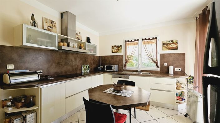 Image No.12-4 Bed House for sale