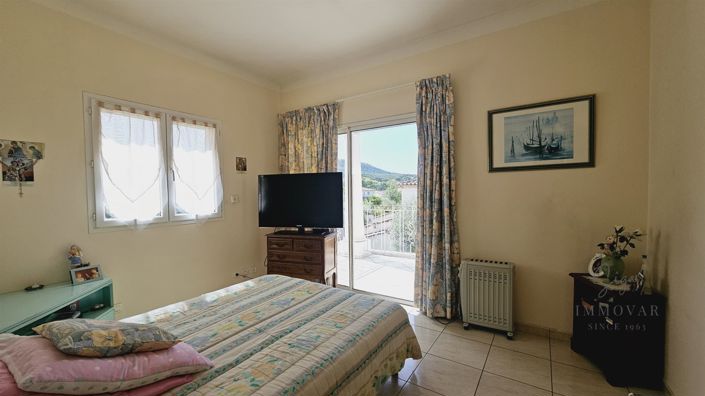 Image No.16-4 Bed House for sale