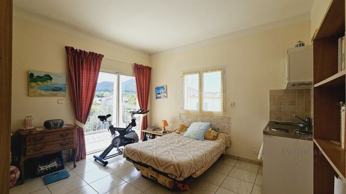 Image No.17-4 Bed House for sale