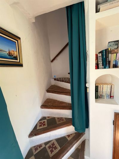 Image No.10-3 Bed House for sale