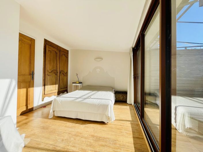 Image No.9-4 Bed House for sale