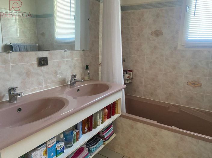 Image No.11-3 Bed House for sale