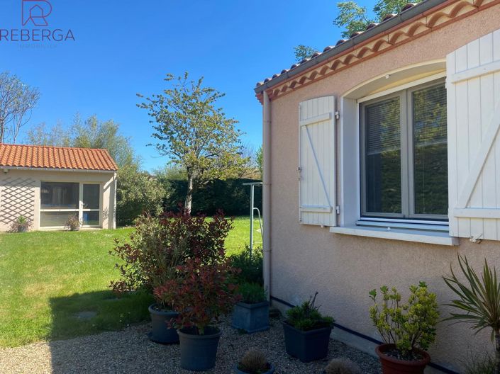 Image No.18-3 Bed House for sale