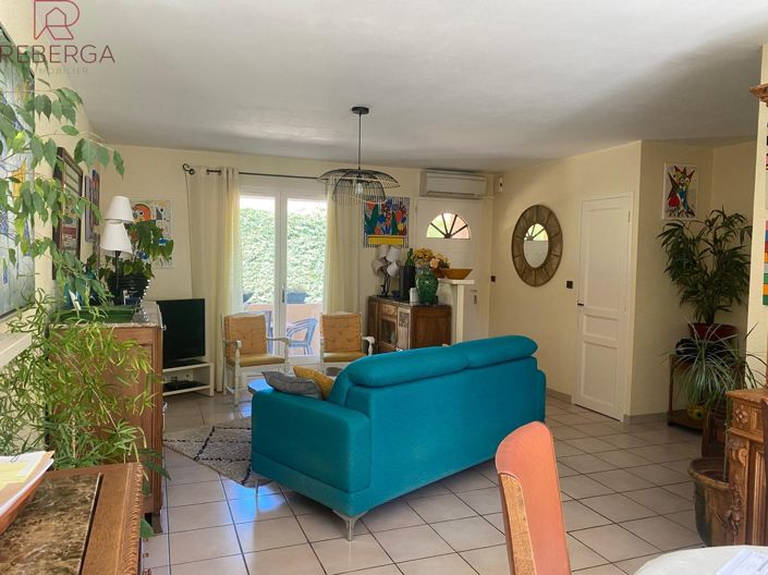 Image No.8-3 Bed House for sale
