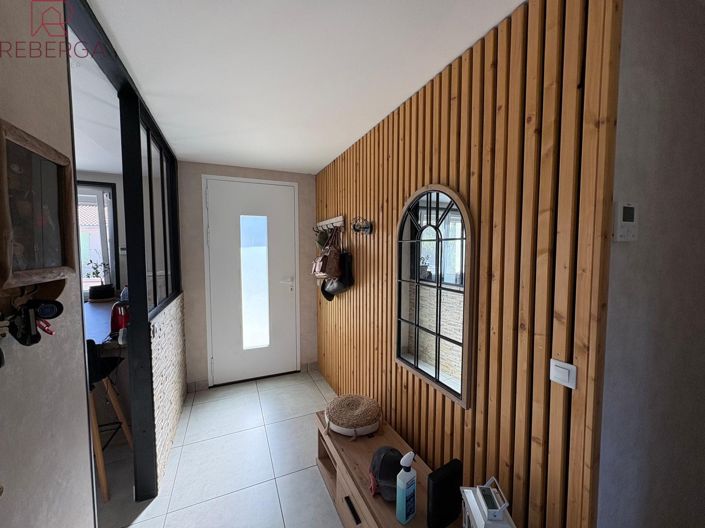 Image No.11-3 Bed House for sale