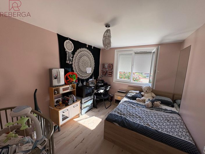 Image No.17-3 Bed House for sale