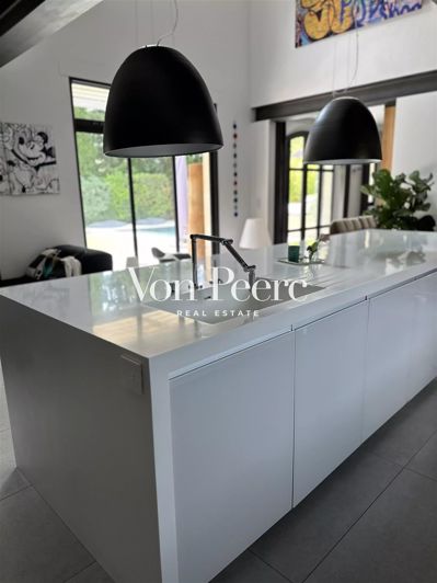 Image No.18-4 Bed House for sale