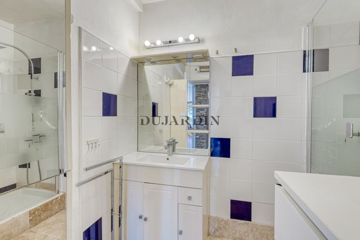 Image No.12-5 Bed House for sale