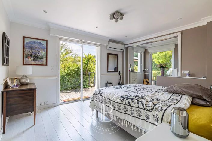 Image No.23-7 Bed House for sale