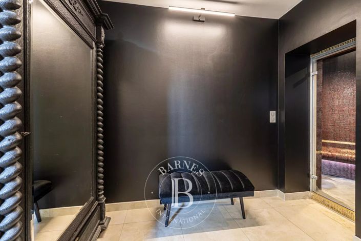 Image No.28-7 Bed House for sale