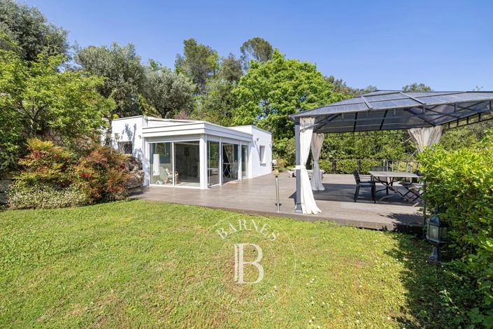 Image No.6-7 Bed House for sale